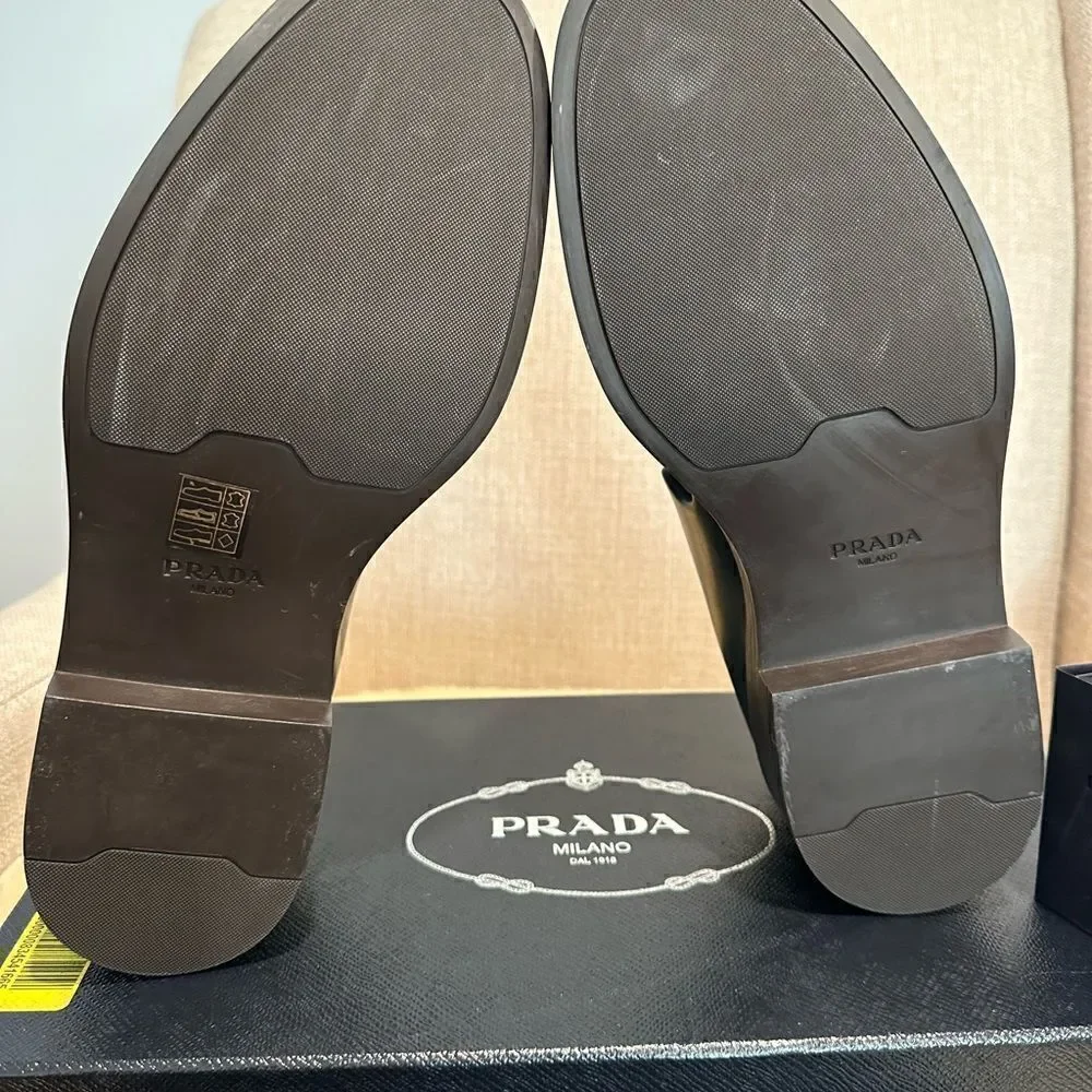 Prada round toe brushed leather oxfords size 6, EU 38,5-39